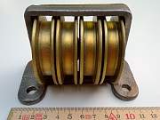 Kleiner Rollenblock für die vier Drähte aus einem der Steuerhäuser.