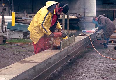 Bild "Chronik:arbeiten_am_traeger.jpg"
