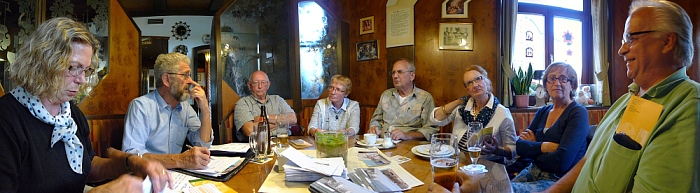 Bild "Der Verein:2014-09-11_001_KN_Traube_-_Alte-Faehre-Hock_P7_a_700.jpg"