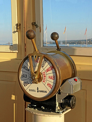 Bild "Die Fähre:HFKN-Maschinentelegraf-007-neu-oben_tn.jpg"